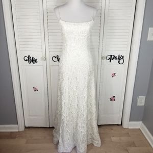 Carmen Marc Valvo Couture sheatg lace white maxi gown